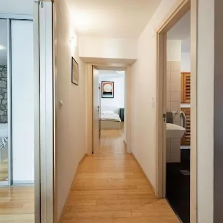 Duplex With Terrace In The Split